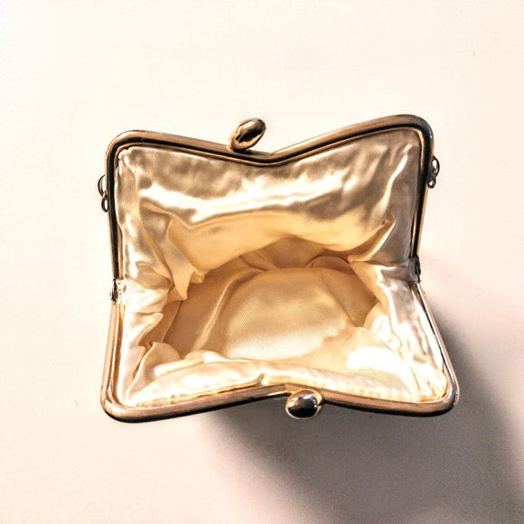 Vintage Women's White Iridescent Sequin Evening Bag/Clutch ~ Gold Tone ~ GVC - Picture 6 of 9